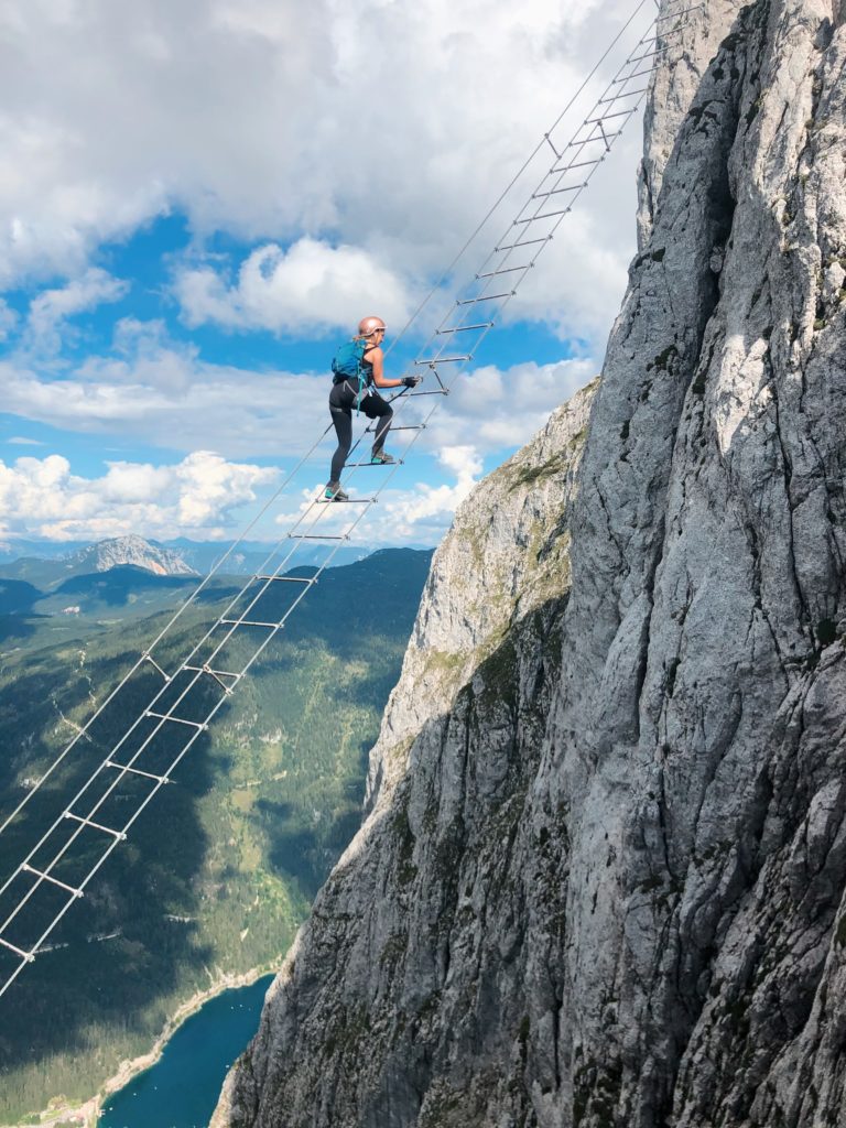 Donnerkogel: einer der wohl bekanntesten Klettersteige Österreichs. Im Sommer schrecklich überlaufen, aber für mich trotzdem einer der spektakulärsten.